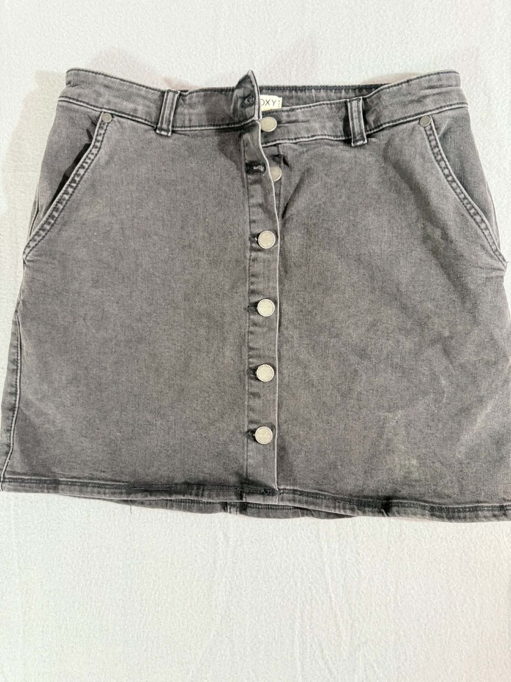 #256 Roxy Y2K Gray Wash Button-Front Denim Mini Skirt – M